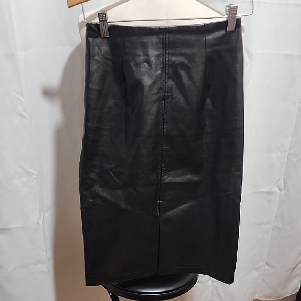 Chic Black Midi Skirt